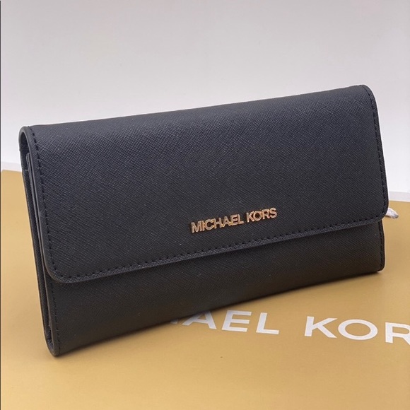 Michael Kors Handbags - Michael Kors Jet Set Travel Lg Trifold Wallet